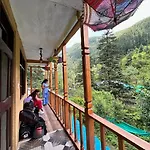 Blue Sky Home Jibhi