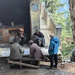 Peak And Pine Homestays