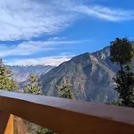 Peak And Pine Homestays