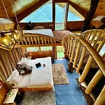 Himalayan Quails Nest Treehouse