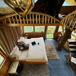 Himalayan Quails Nest Treehouse