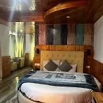 Fossis Grand Cottage