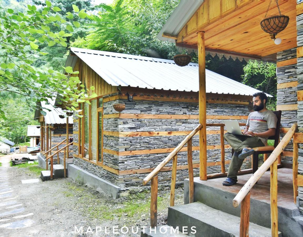 Maple Outhomes *
