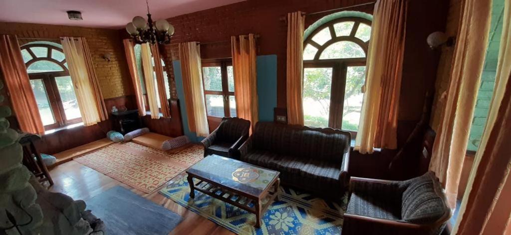 Hostel Rudrani Stays