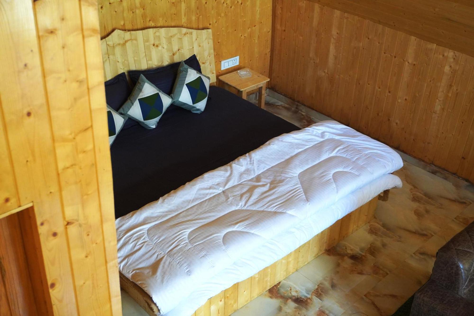 Apartment Winterfell Treehouse Jibhi