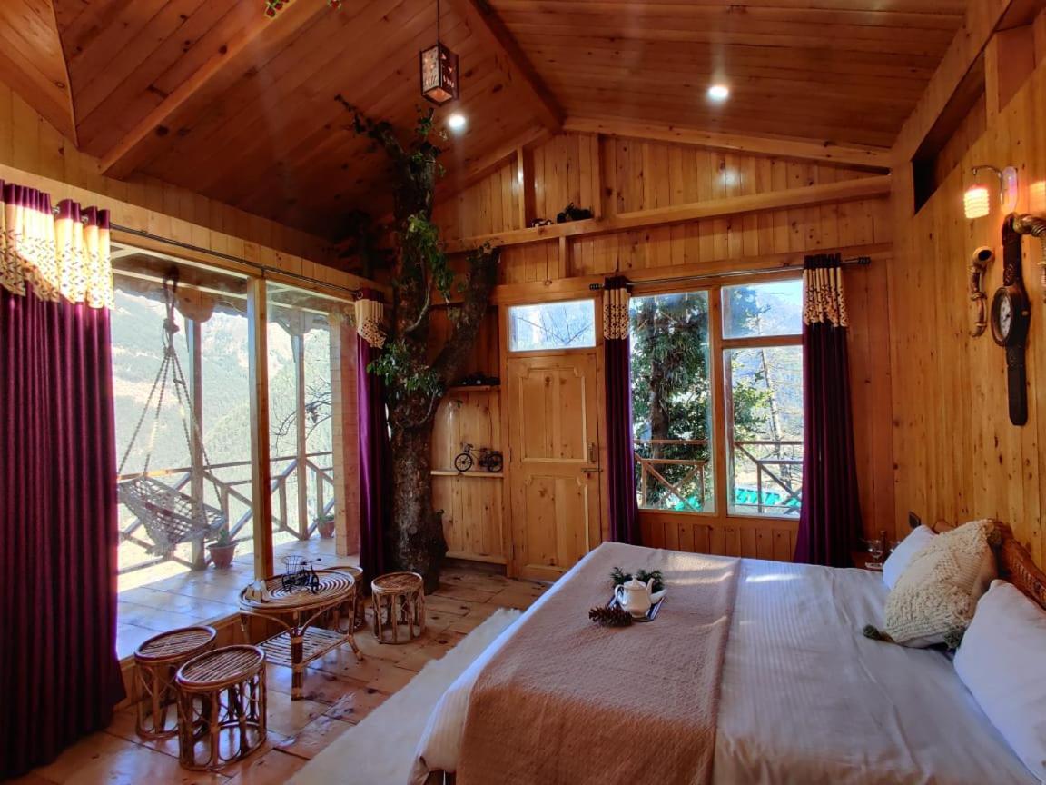 Villa Hunting Wood Tree Seri *