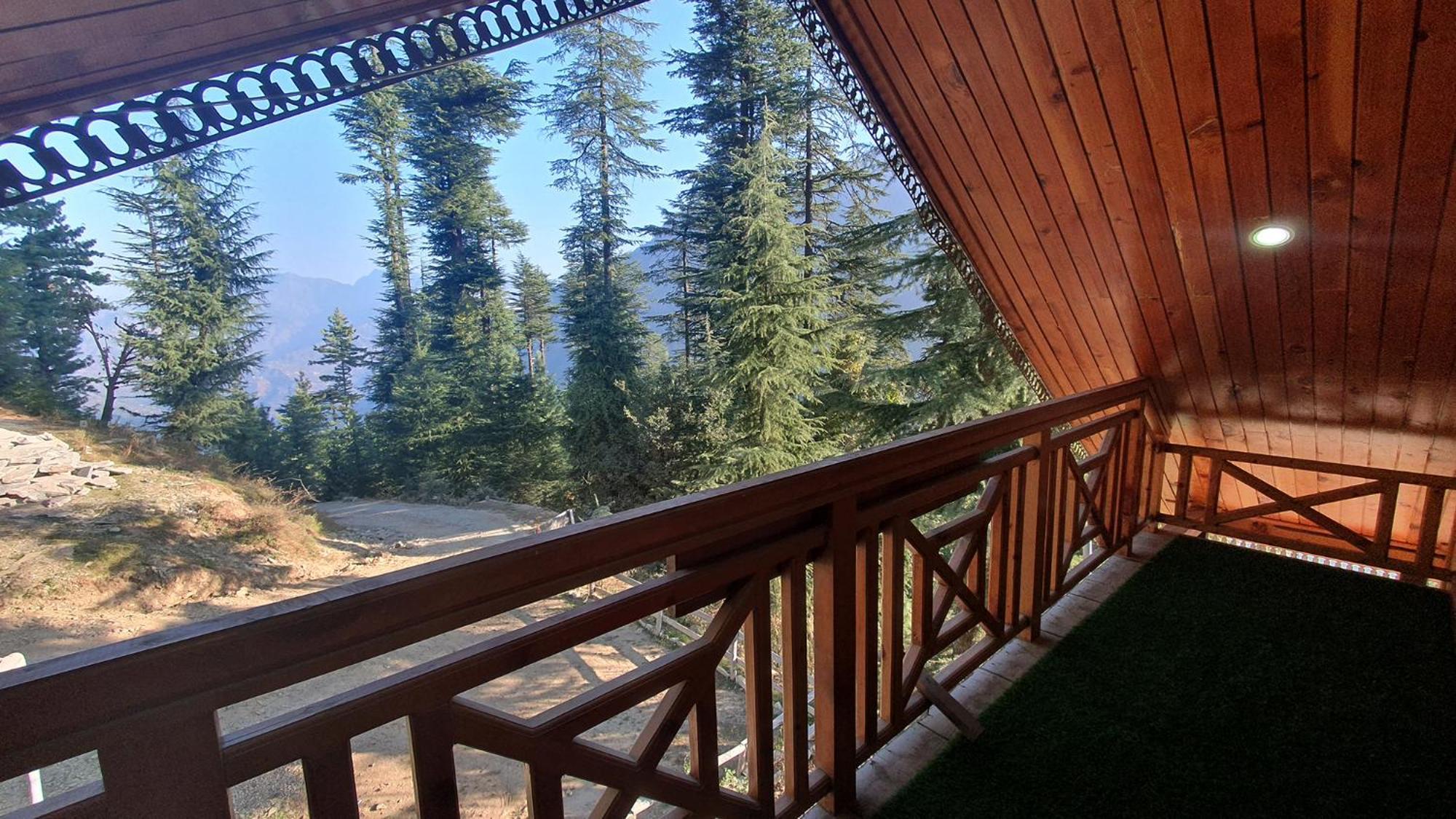 Freebird Nest Homestay * Jibhi