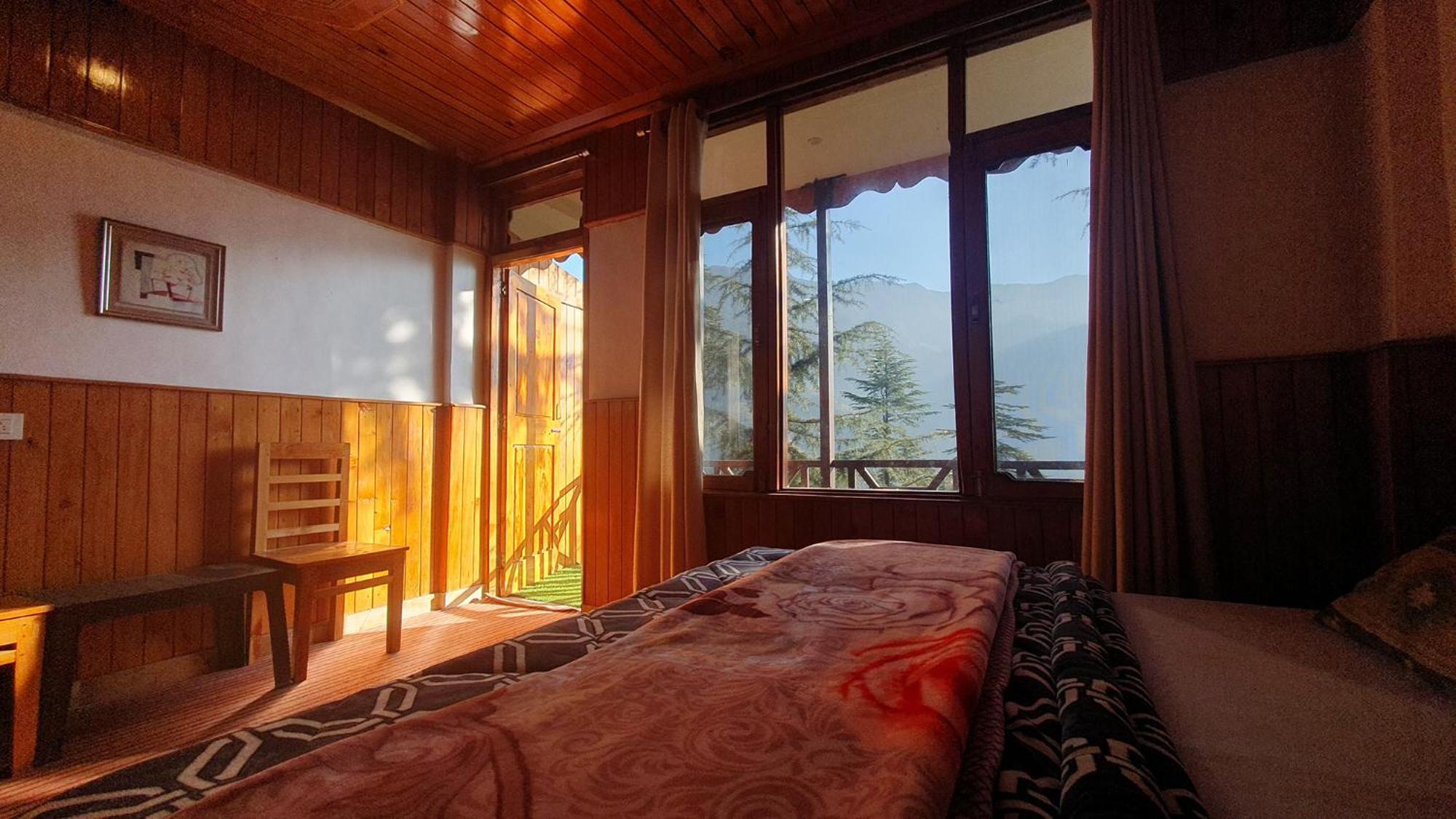 Freebird Nest Homestay Guest house Jibhi