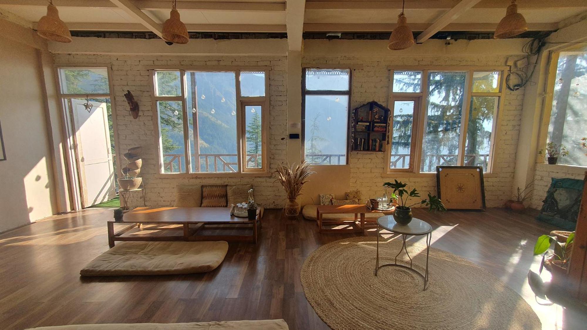Freebird Nest Homestay * Jibhi