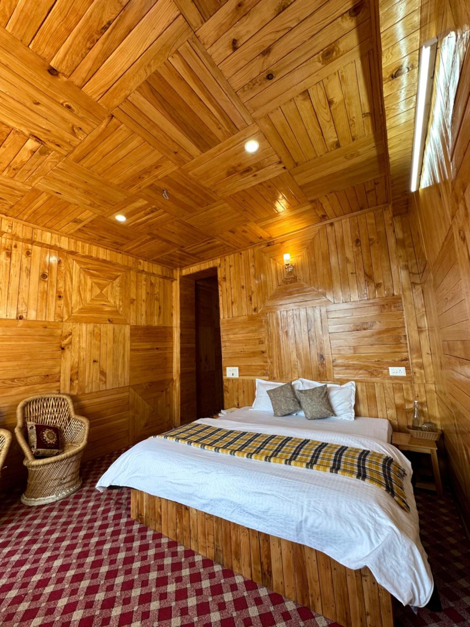 Hillside Hideaway Homestay Jibhi