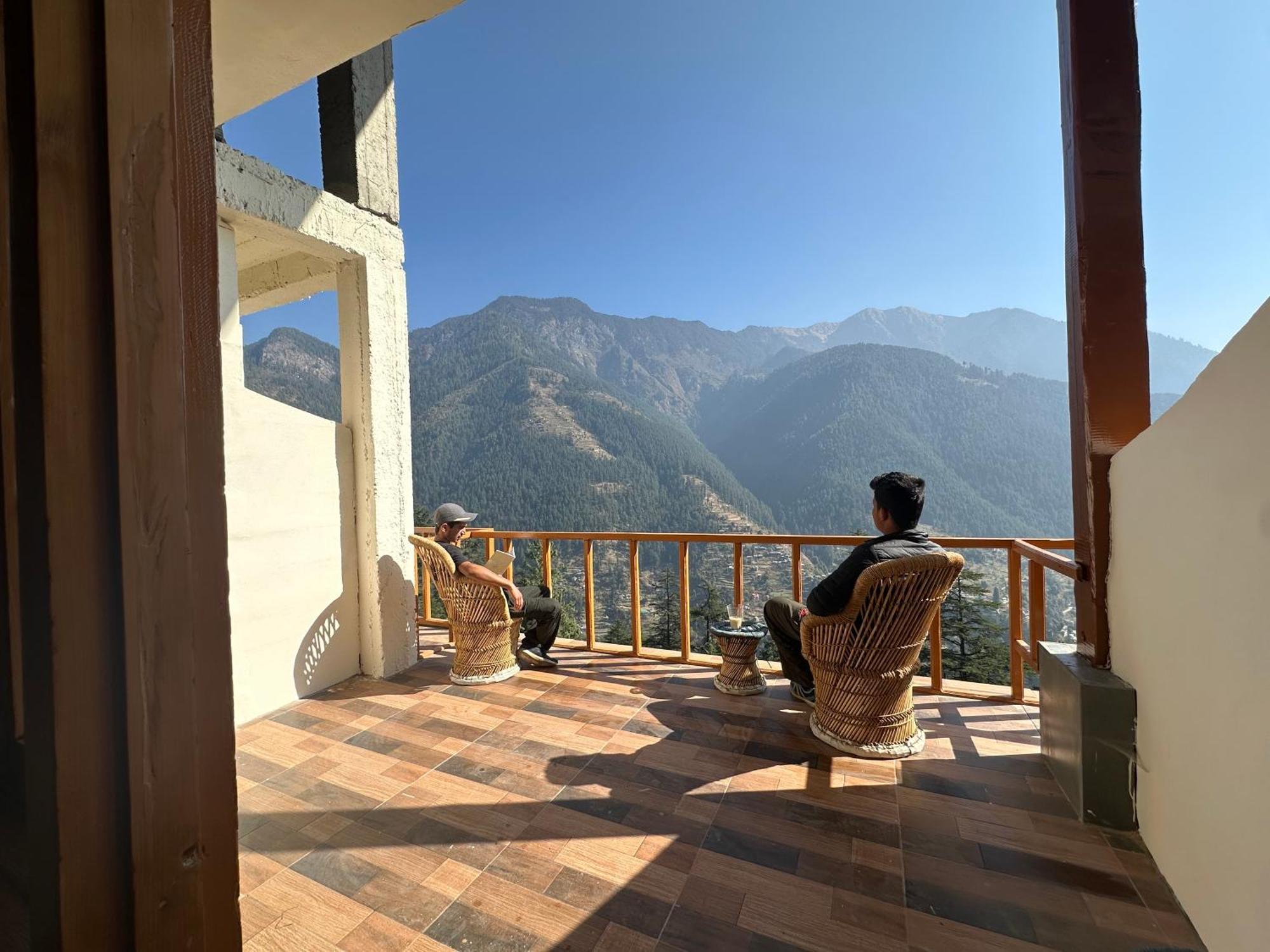 Hillside Hideaway Homestay *