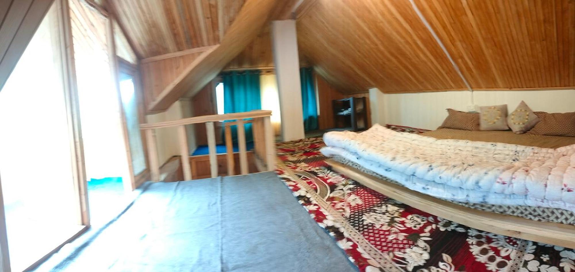 Rustichome Lodge Jibhi