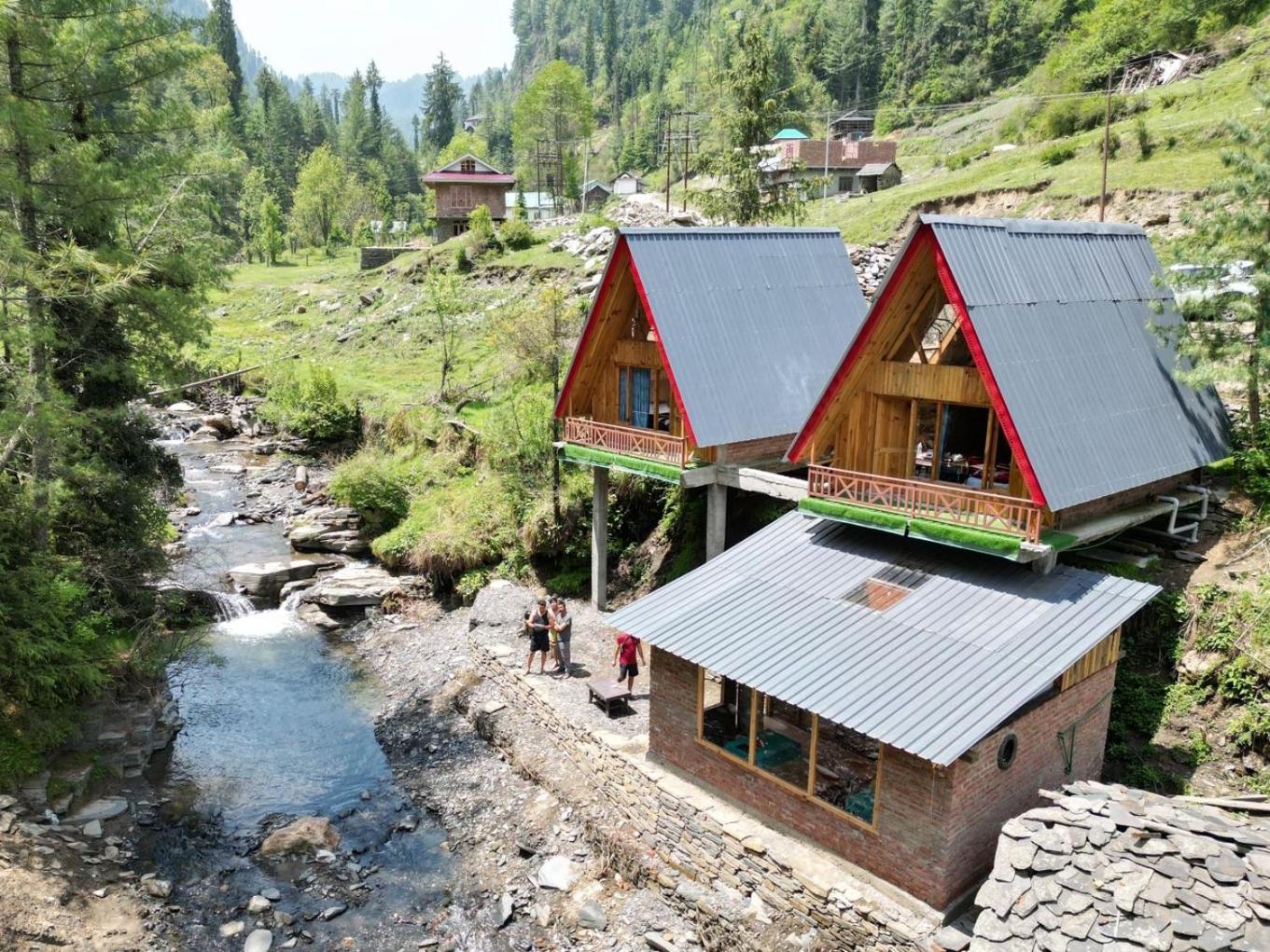The Riverbank Nest Chalet