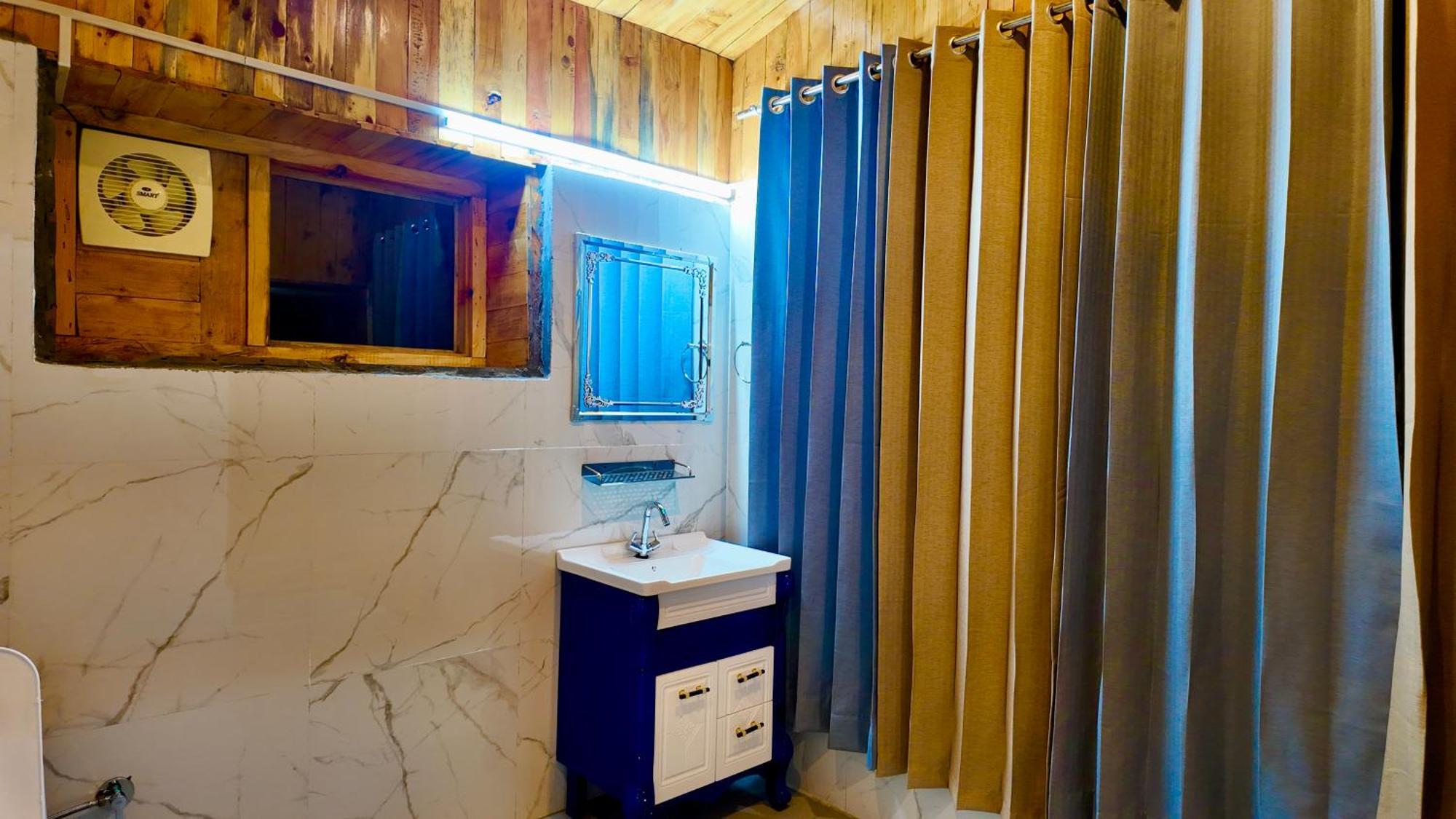 The Luxe Cascades *