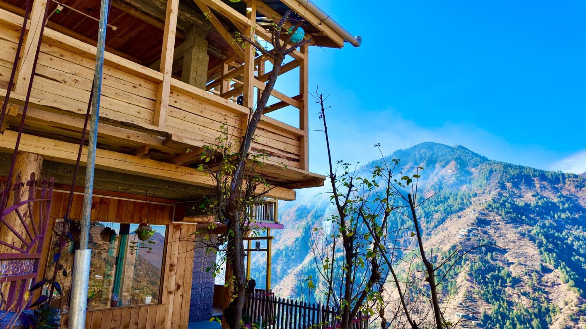 Apple Hills 3* Jibhi