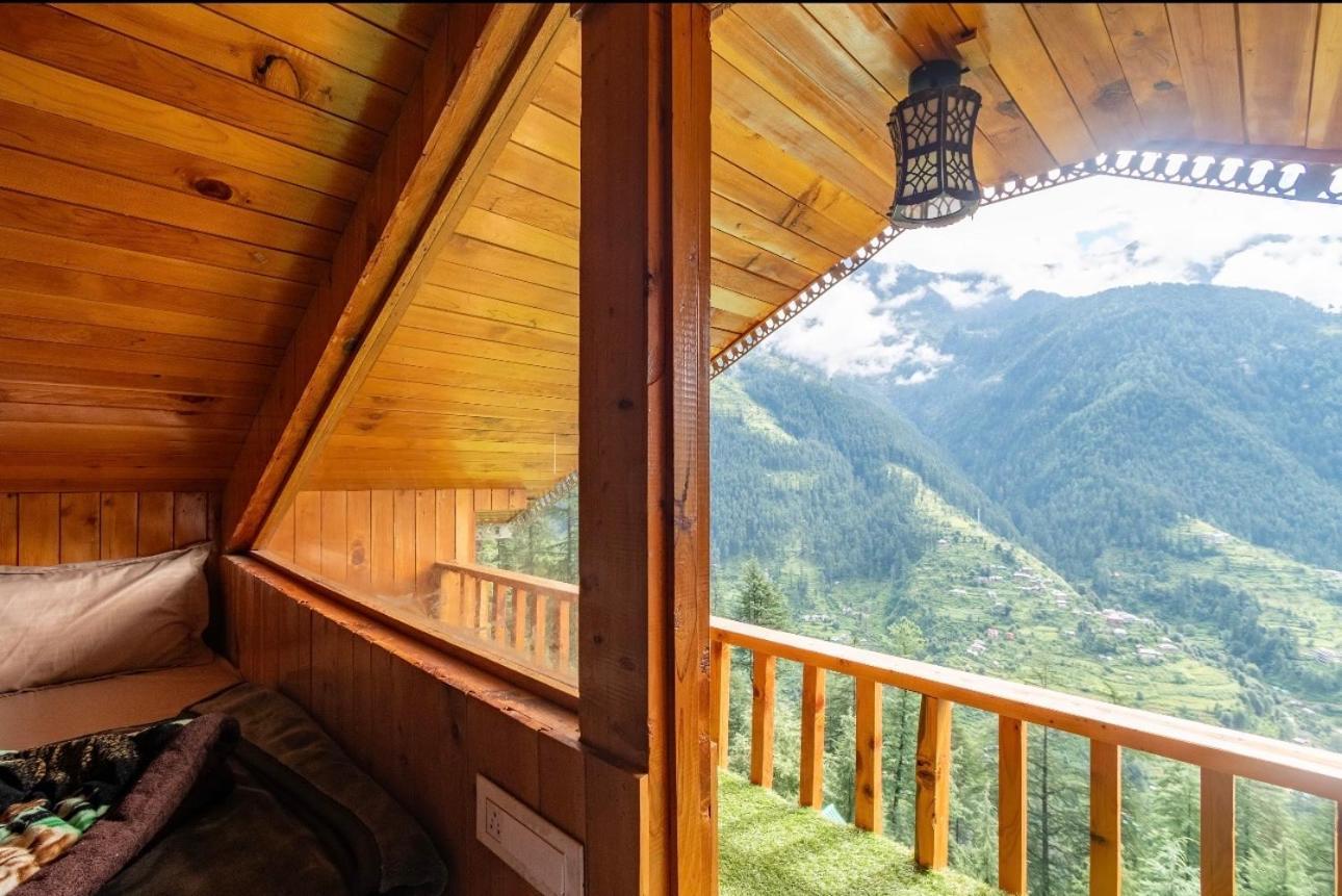 Himalayan Quails Nest Treehouse *