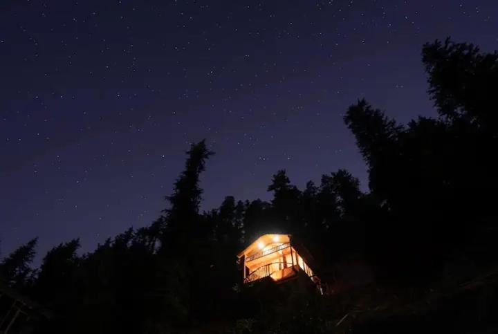 Chalet Himalayan Quails Nest Treehouse