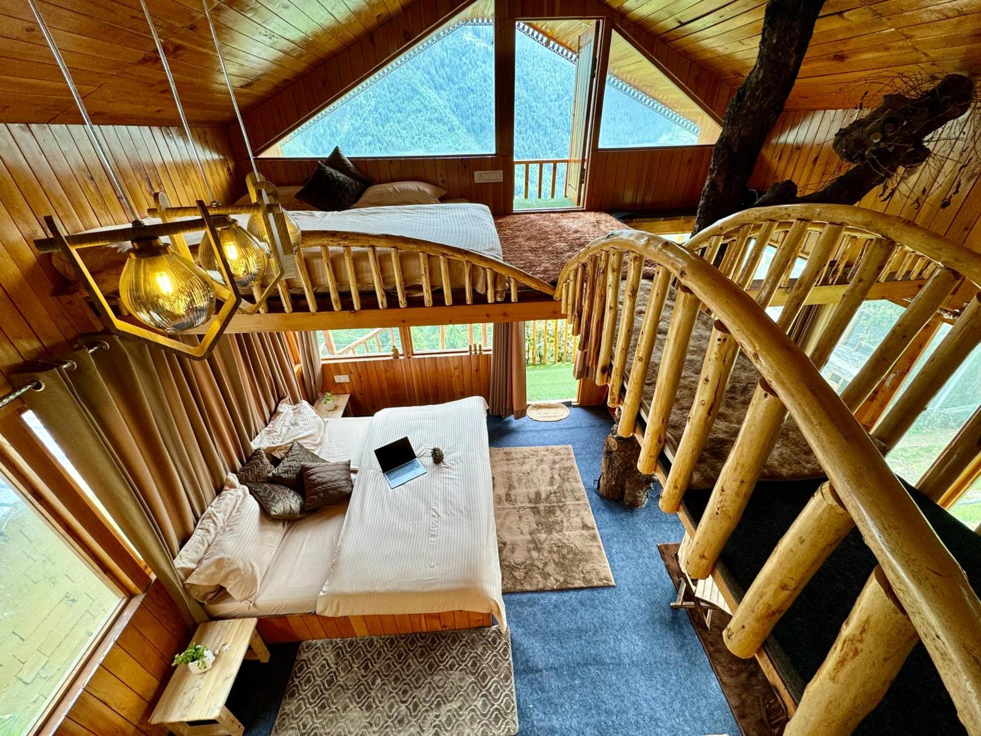 Chalet Himalayan Quails Nest Treehouse *