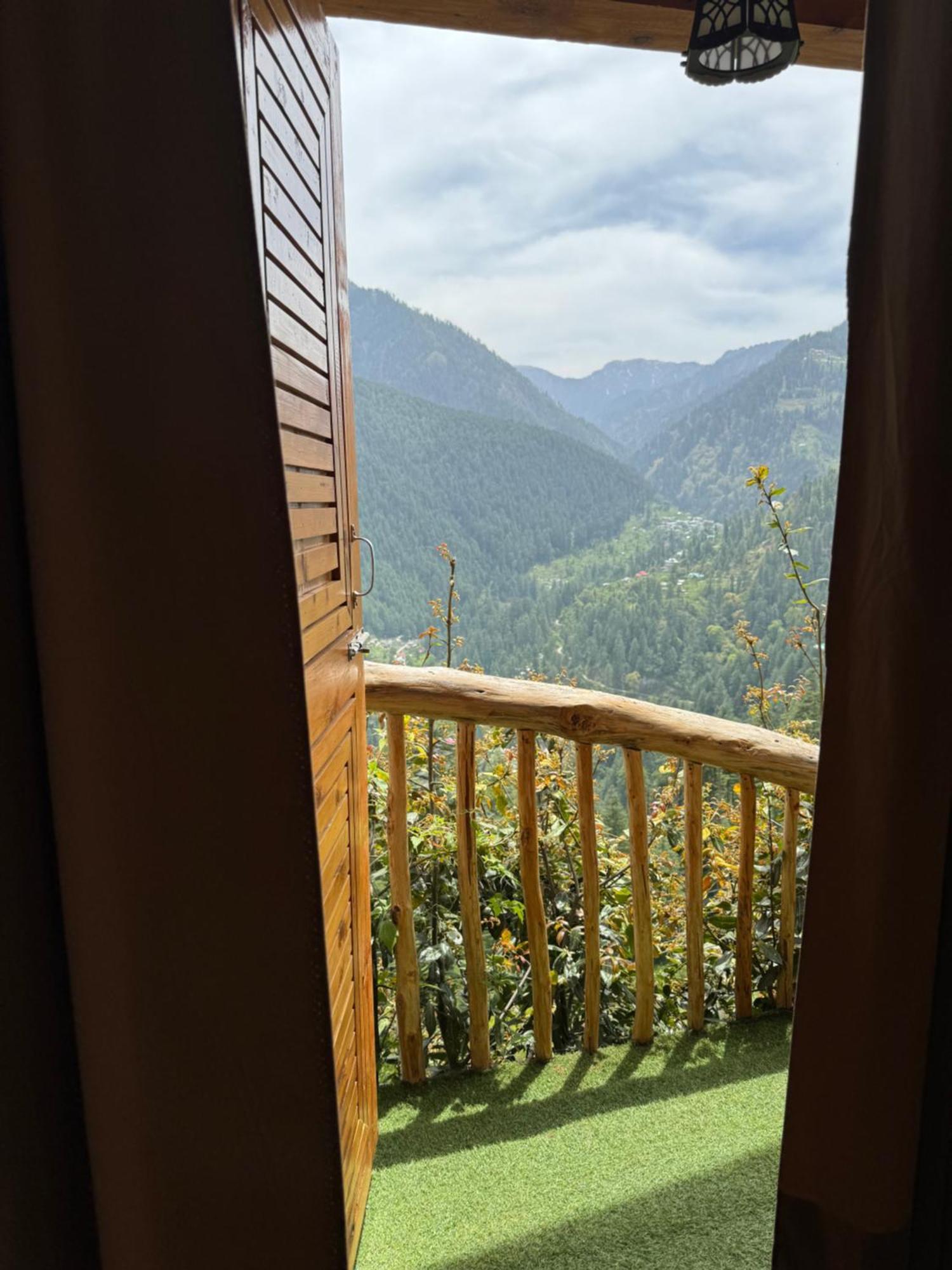 Himalayan Quails Nest Treehouse * Jibhi