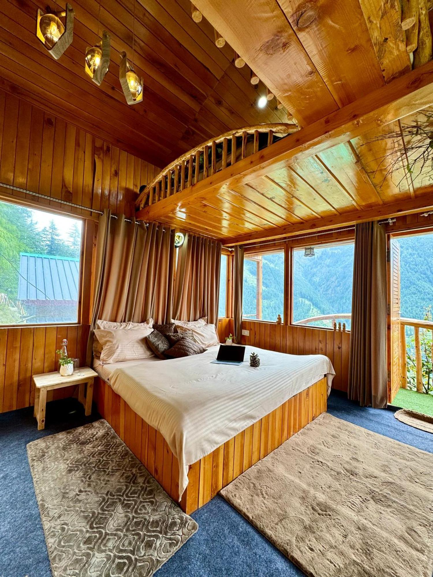 Himalayan Quails Nest Treehouse * Jibhi