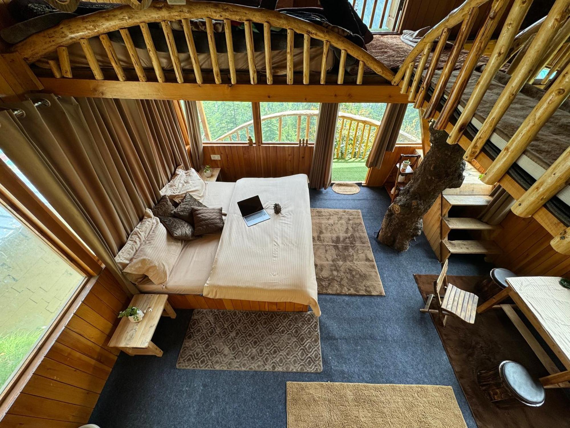 Chalet Himalayan Quails Nest Treehouse