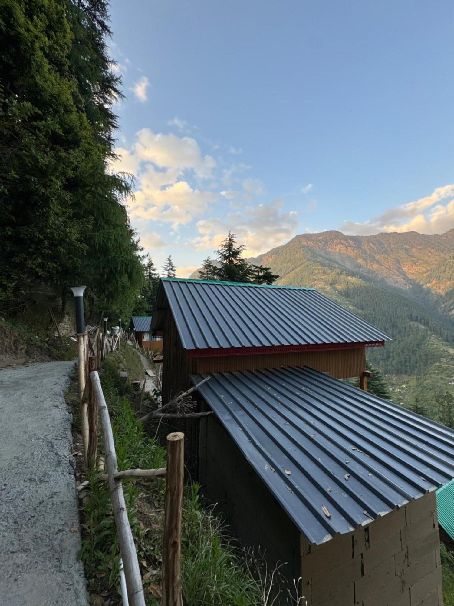 Chalet Himalayan Quails Nest Treehouse Jibhi