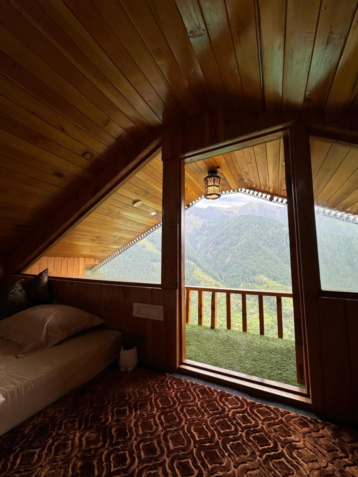 Himalayan Quails Nest Treehouse Chalet Jibhi