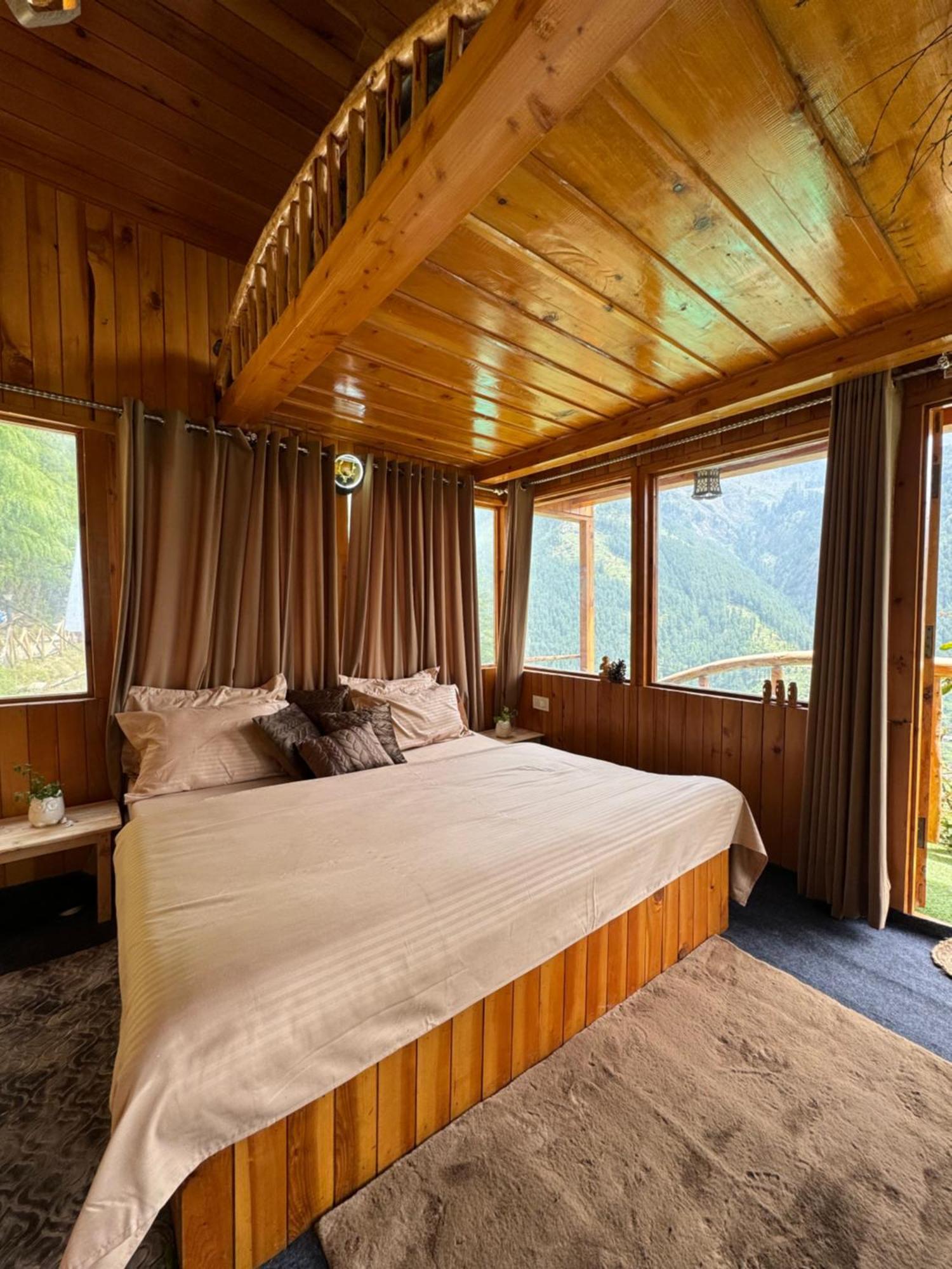 Himalayan Quails Nest Treehouse * Jibhi