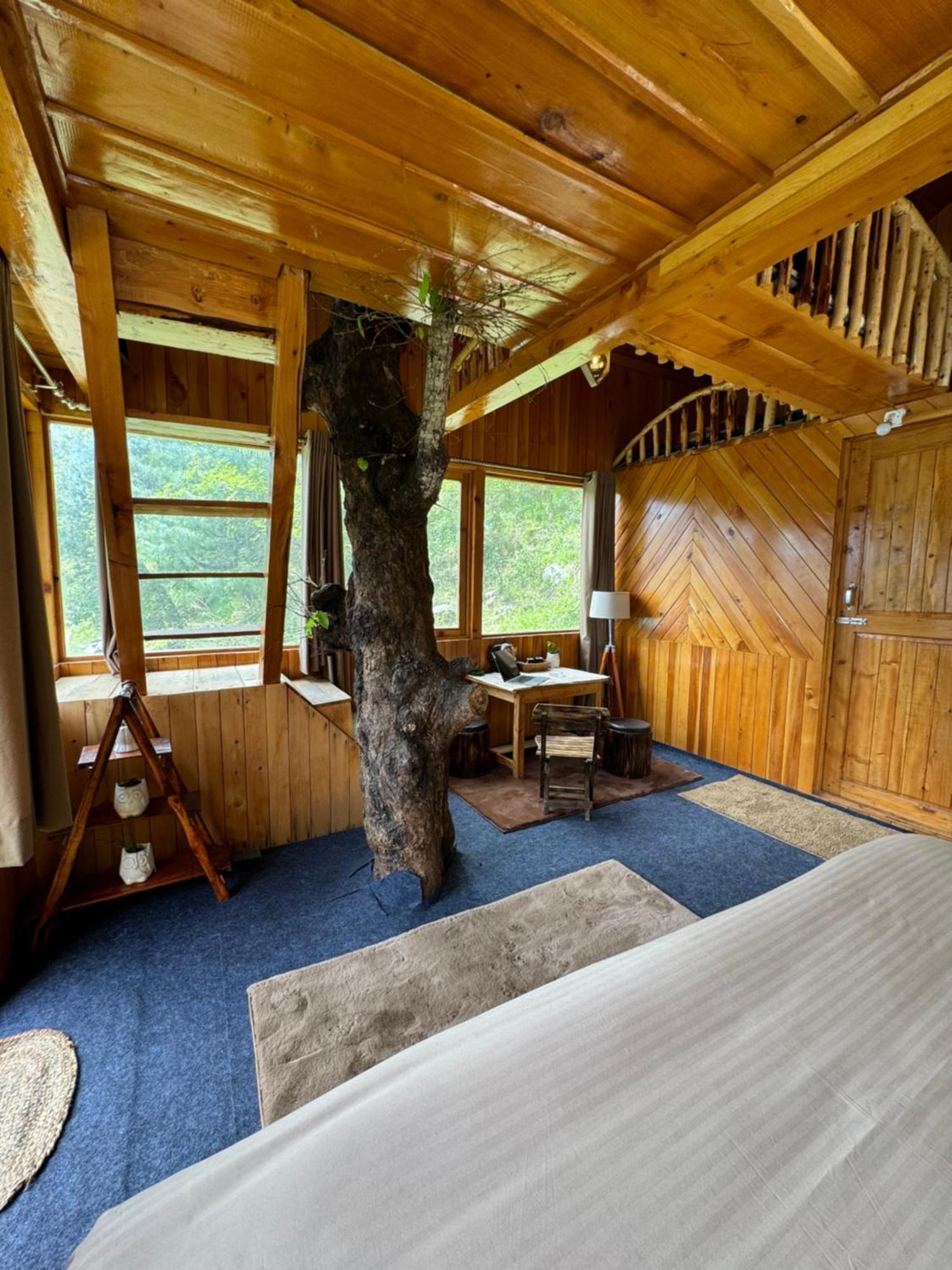Chalet Himalayan Quails Nest Treehouse