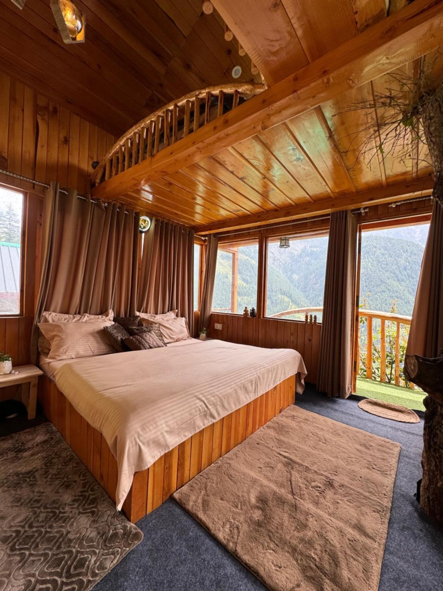 Himalayan Quails Nest Treehouse Jibhi