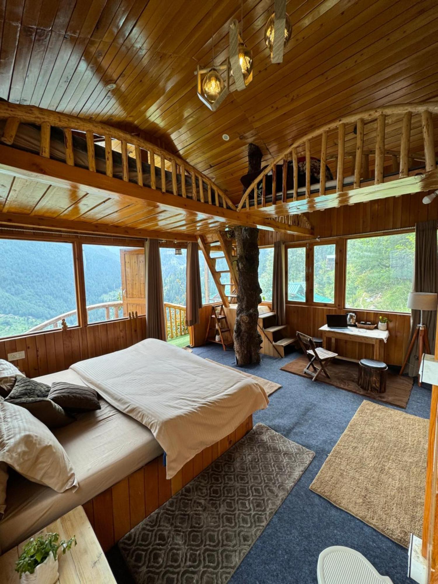 Chalet Himalayan Quails Nest Treehouse *