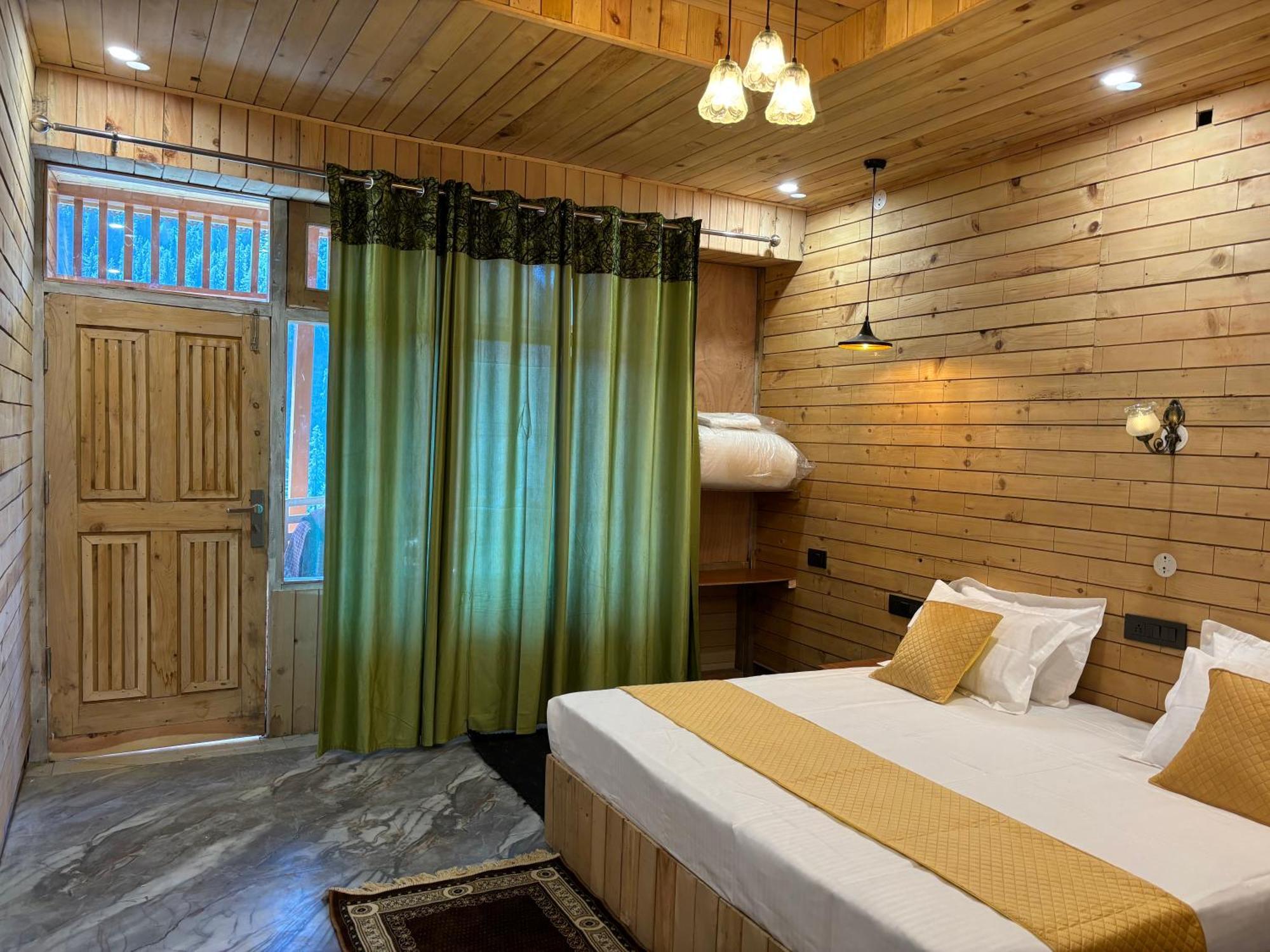 Apple Land By Naavagat 3* Jibhi
