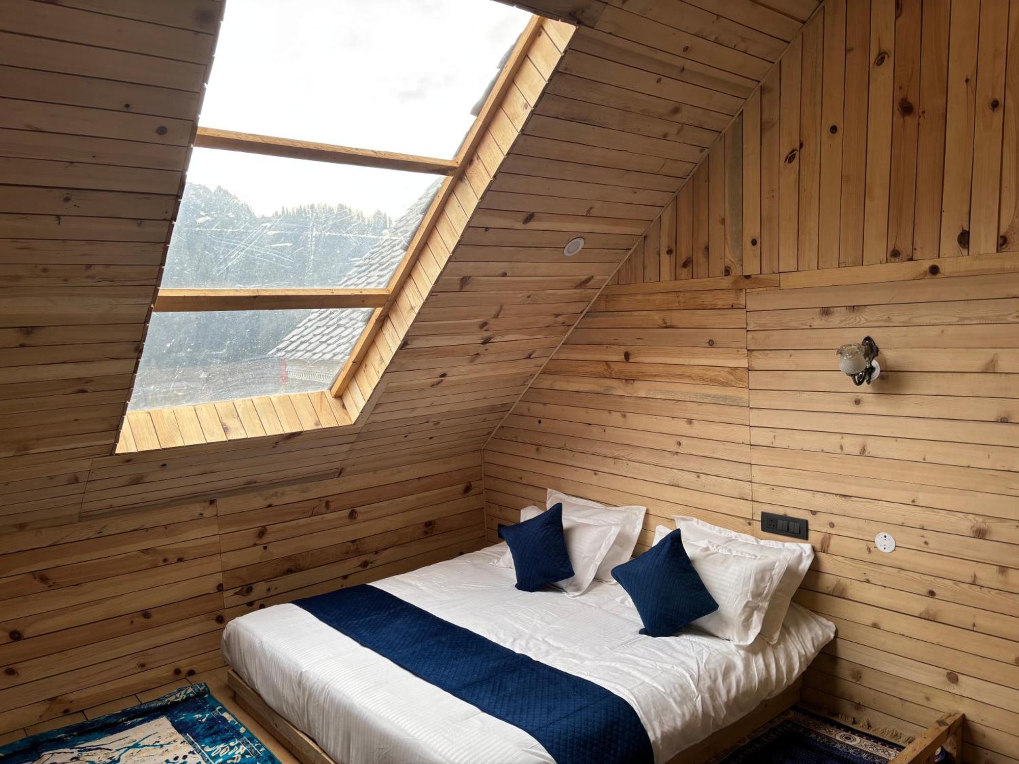 Apple Land By Naavagat 3*