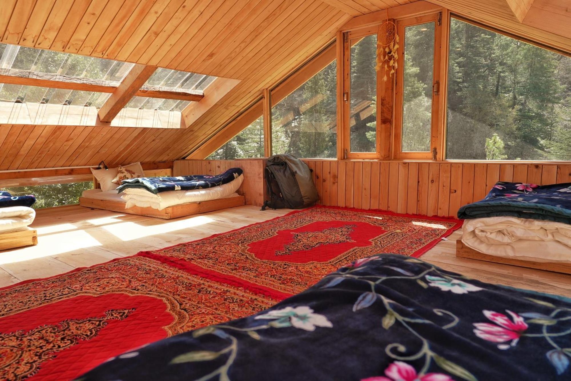 Ailyak Seri Hostel *