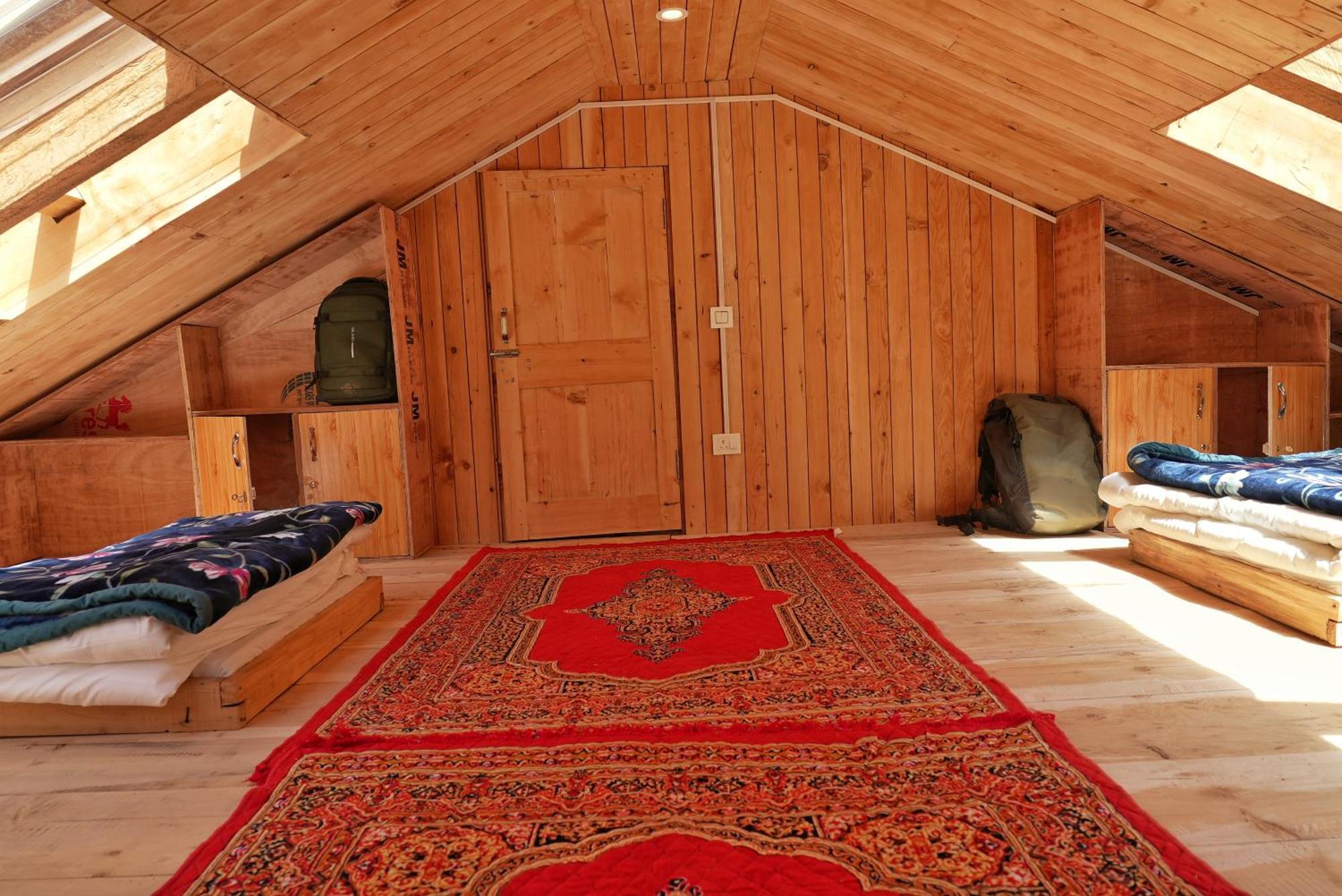 Ailyak Seri Hostel Jibhi