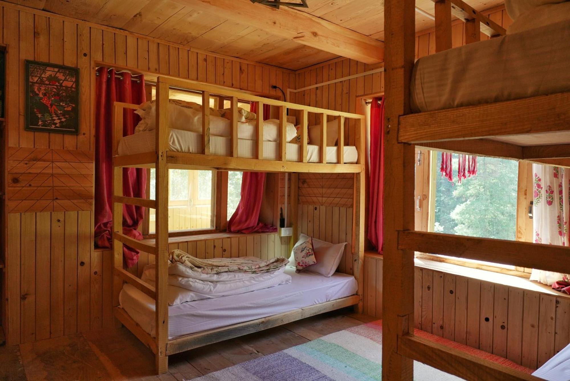 Hostel Ailyak Seri