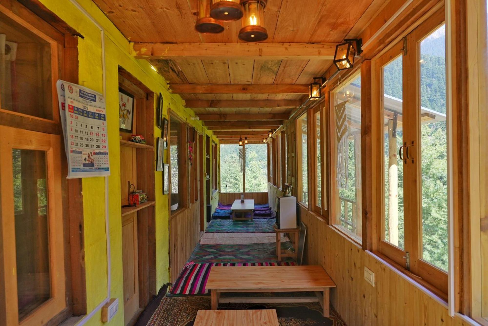 Hostel Ailyak Seri Jibhi
