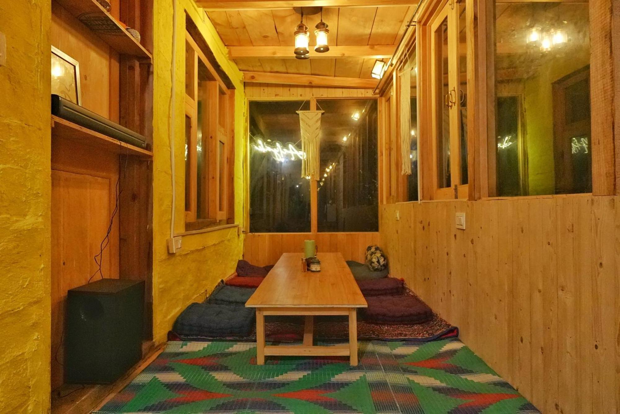 Hostel Ailyak Seri *