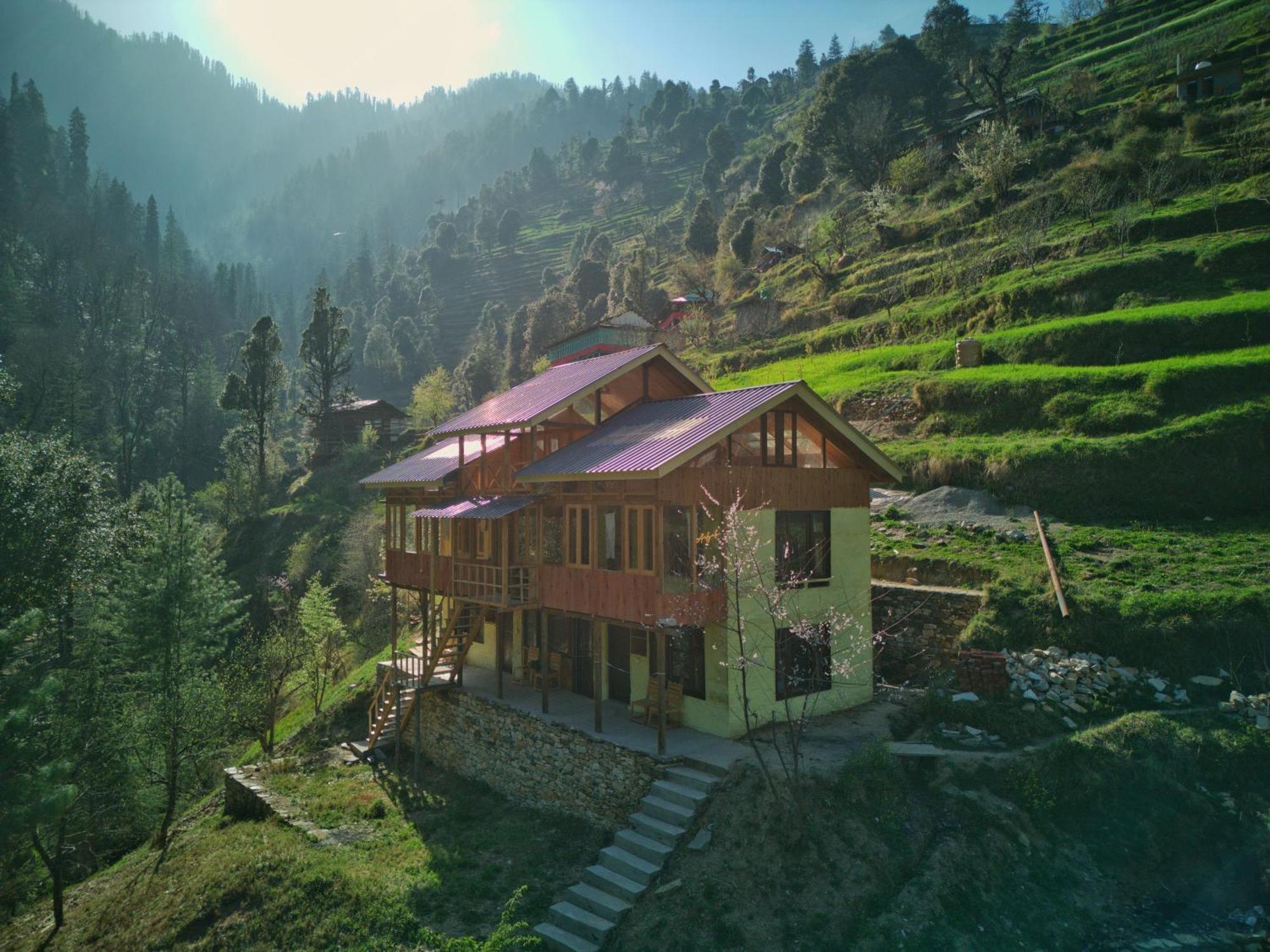 Ailyak Seri Hostel *