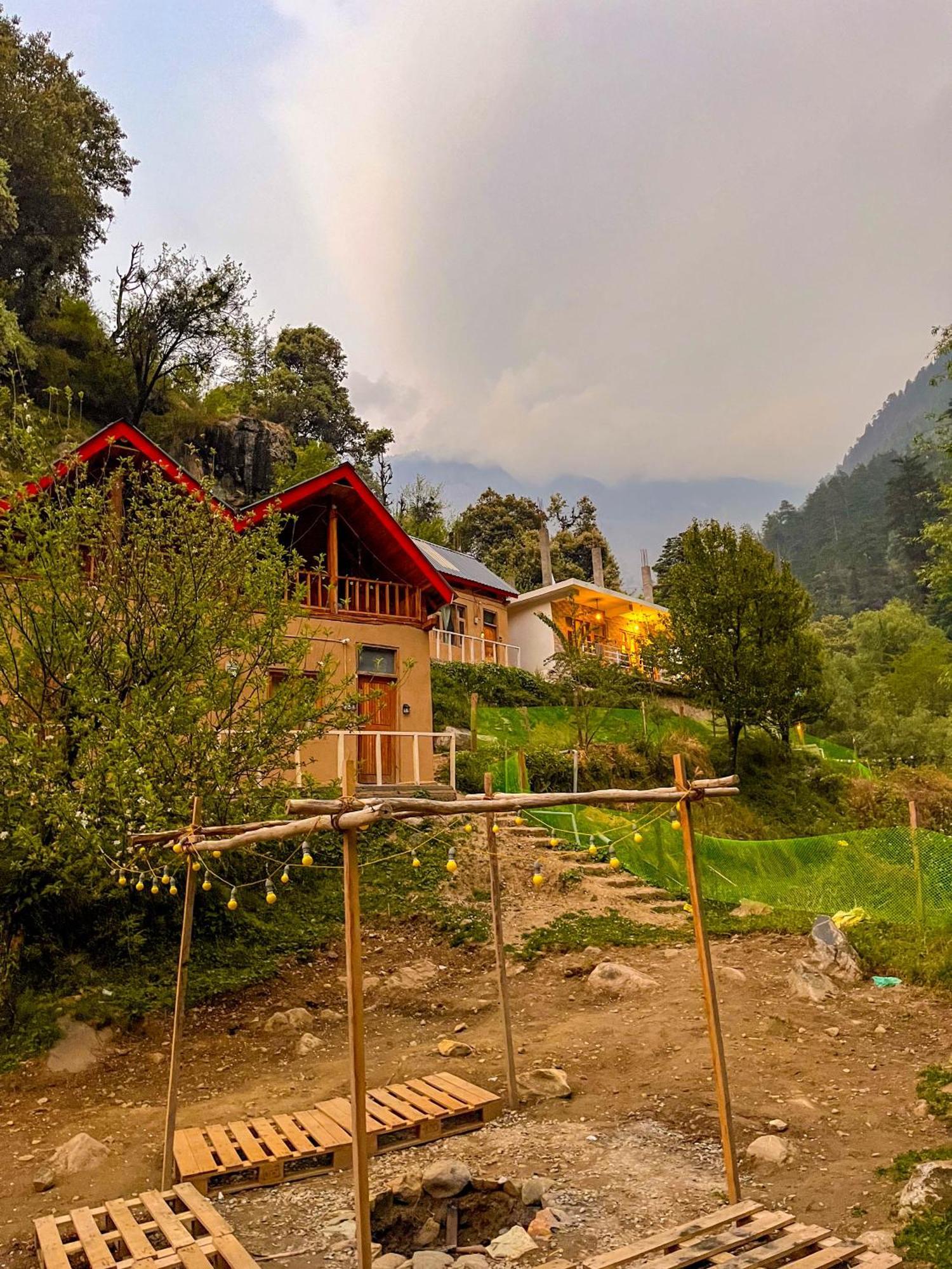 Chalet Private Wooden House In By Kahani Jibhi