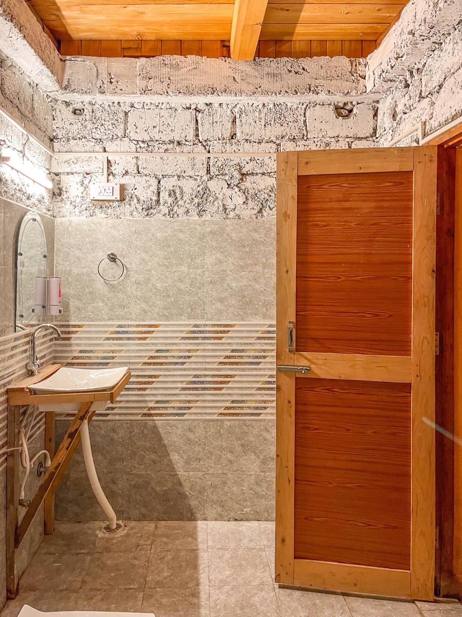 Private Wooden House In By Kahani Chalet *