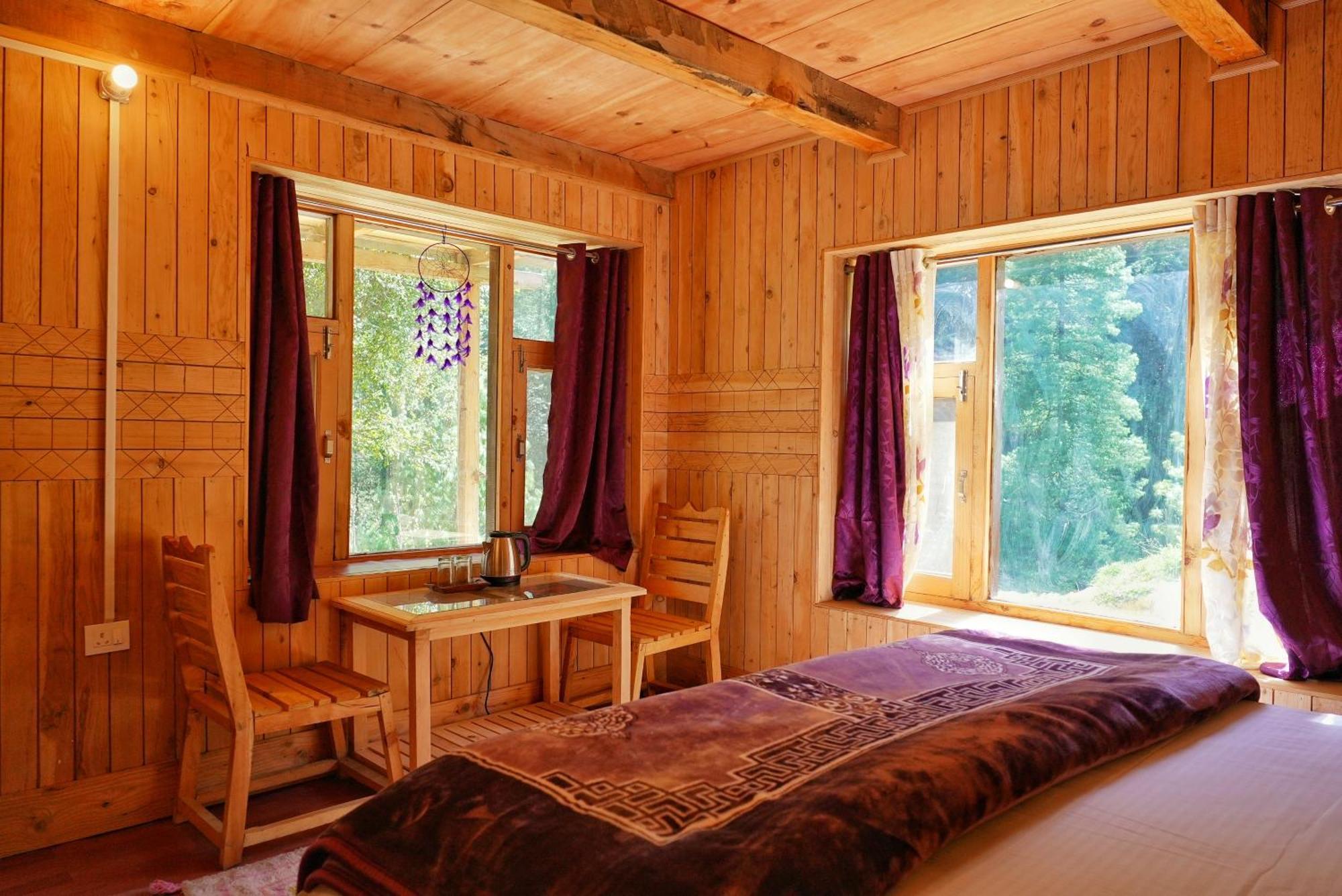 Ailyak Seri Hostel