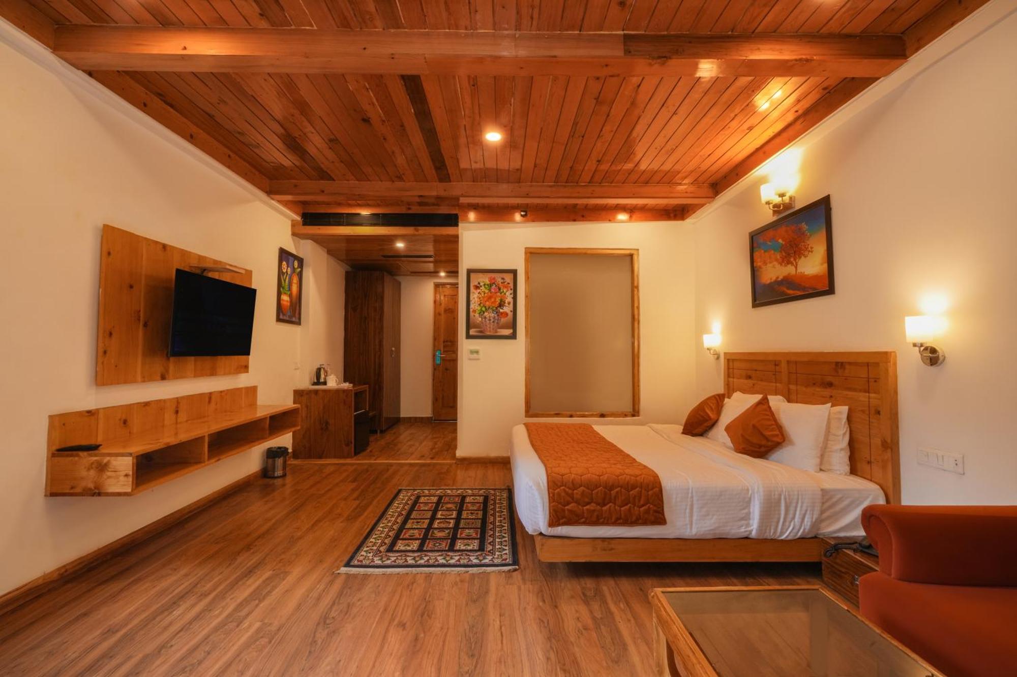 Bradhi Hotel 3*