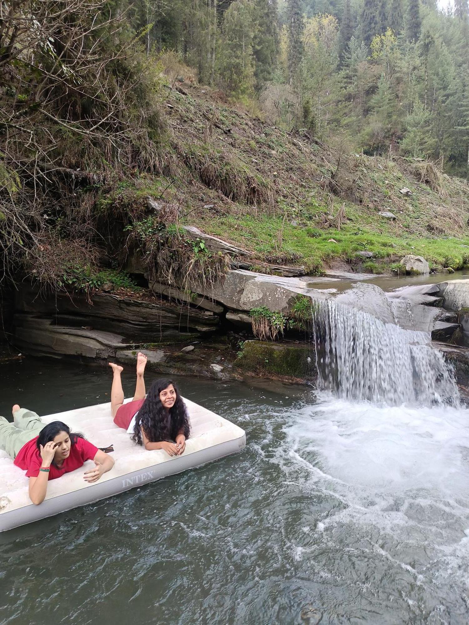 The Riverbank Nest Chalet Jibhi