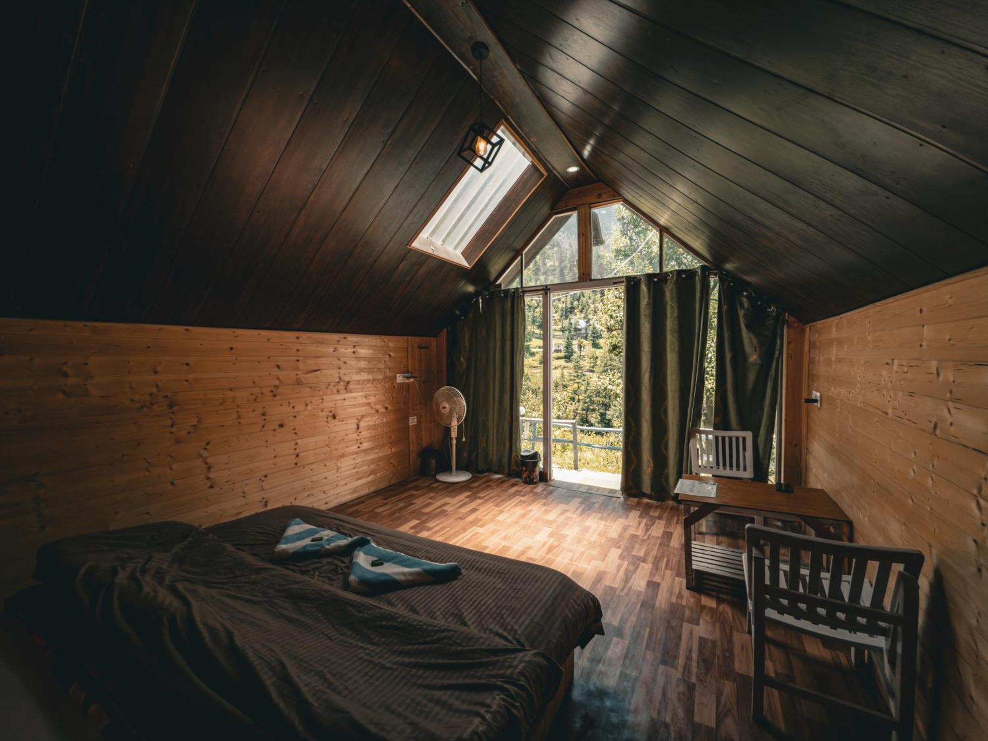 Himalayan Outskirt & Tree House Farm stay *