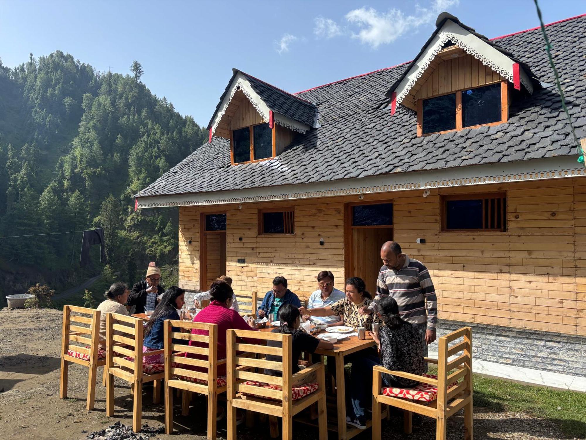 Hotel Apple Land By Naavagat Jibhi