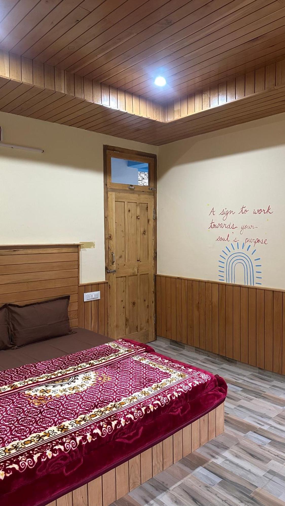 Hostel Solo Ki Duniya, Near Jhalori Pass, Jibhi, Shoja