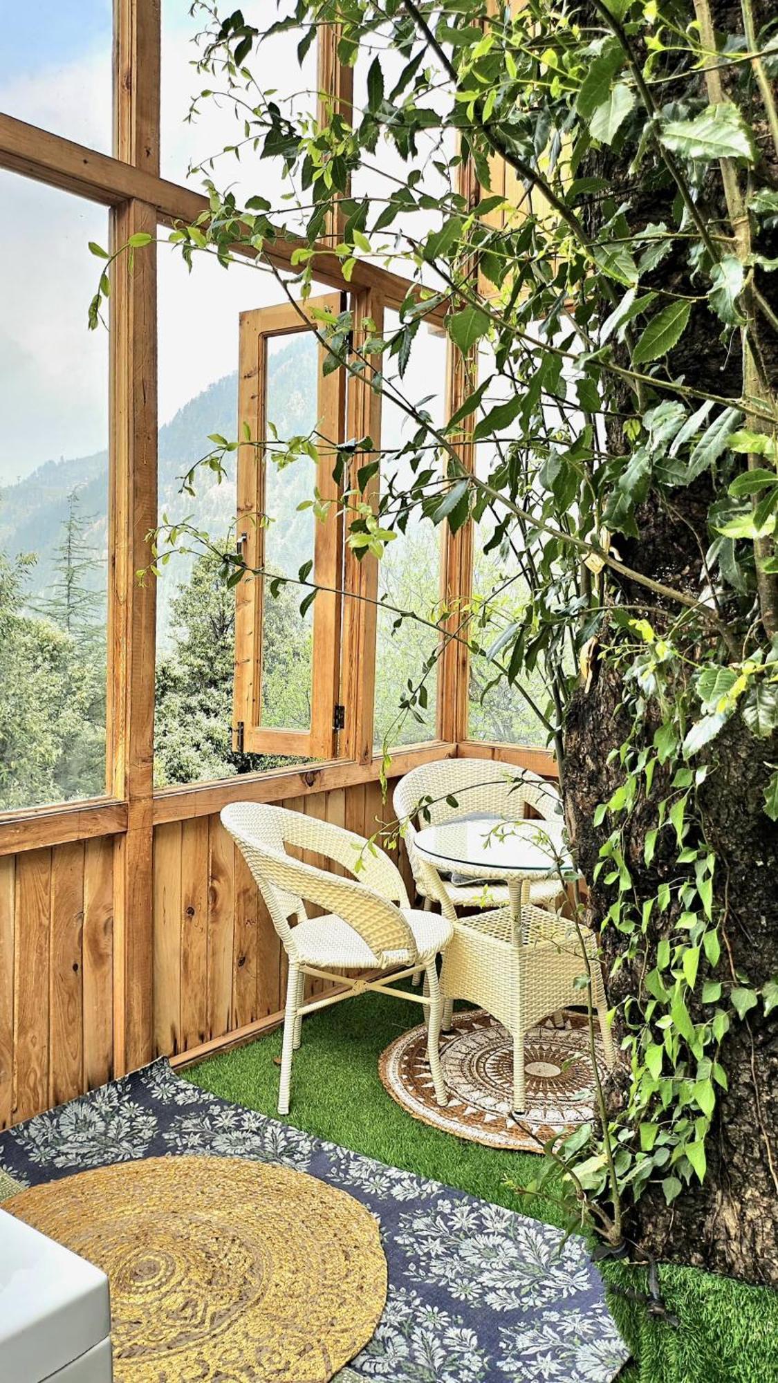 Guest house Ruhaani & Cafe