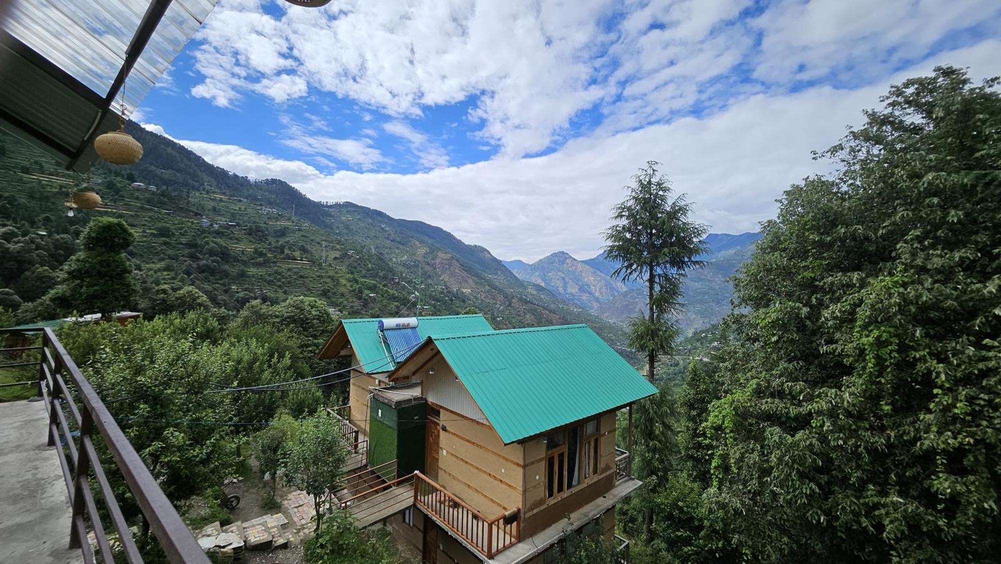 Guest house Ruhaani & Cafe Jibhi
